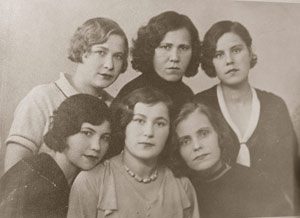 Первые актеры передвижного театра (КИППТ)