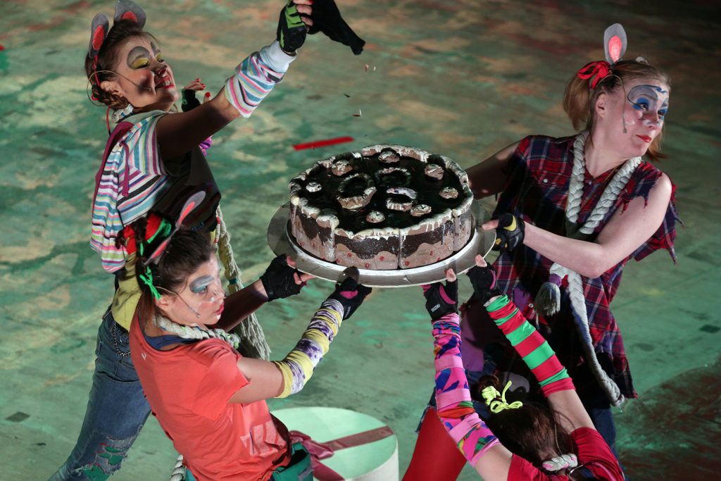 День рождения кота Леопольда (1)