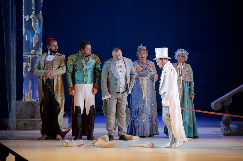 горе от ума (лучшее пластическое решение)