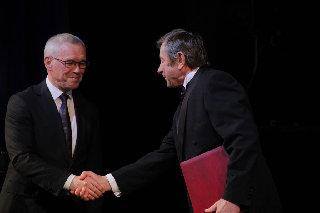 усачев и градов