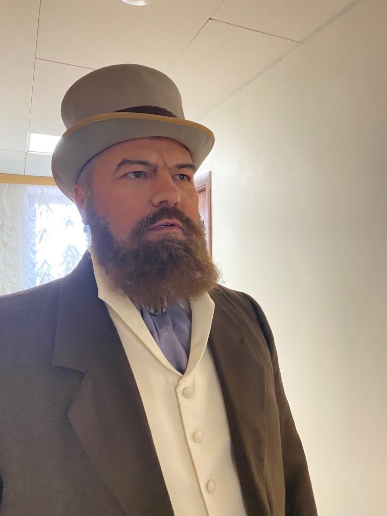 островский е