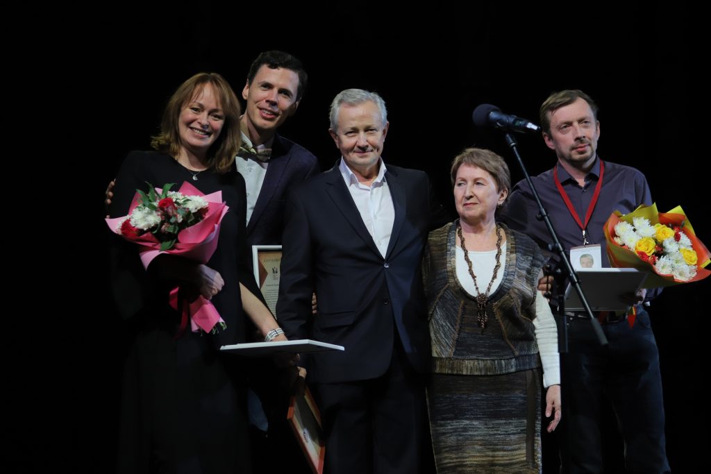 директор и жюри фестивая