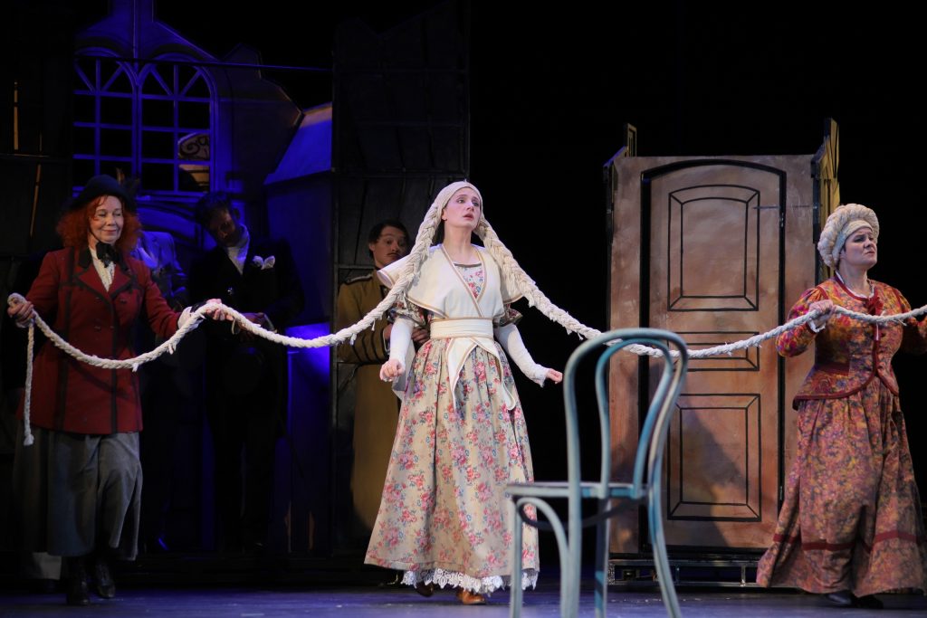 лучшая режиссерская работа (спектакль Женитьба)