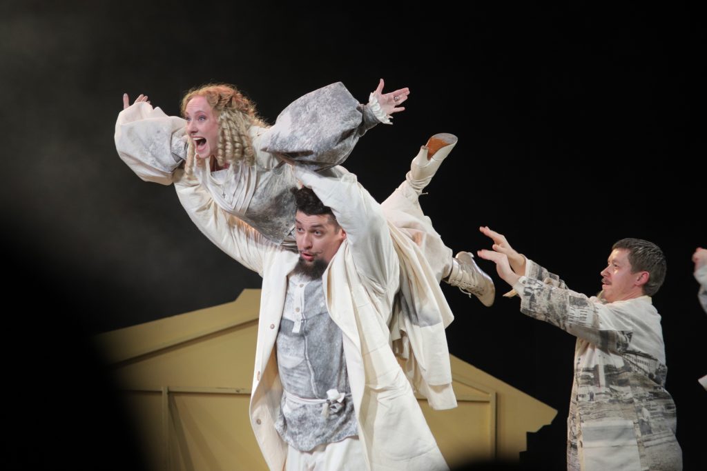 лучший художник по костюмам (спектакль Трудовой хлеб)