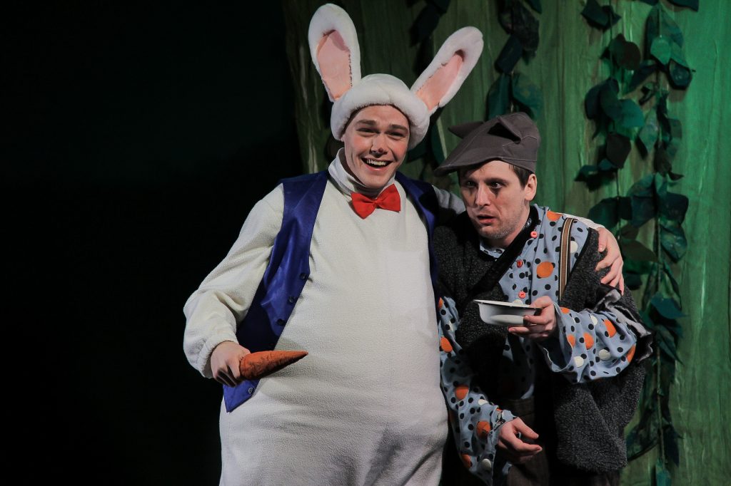 заяц и волк